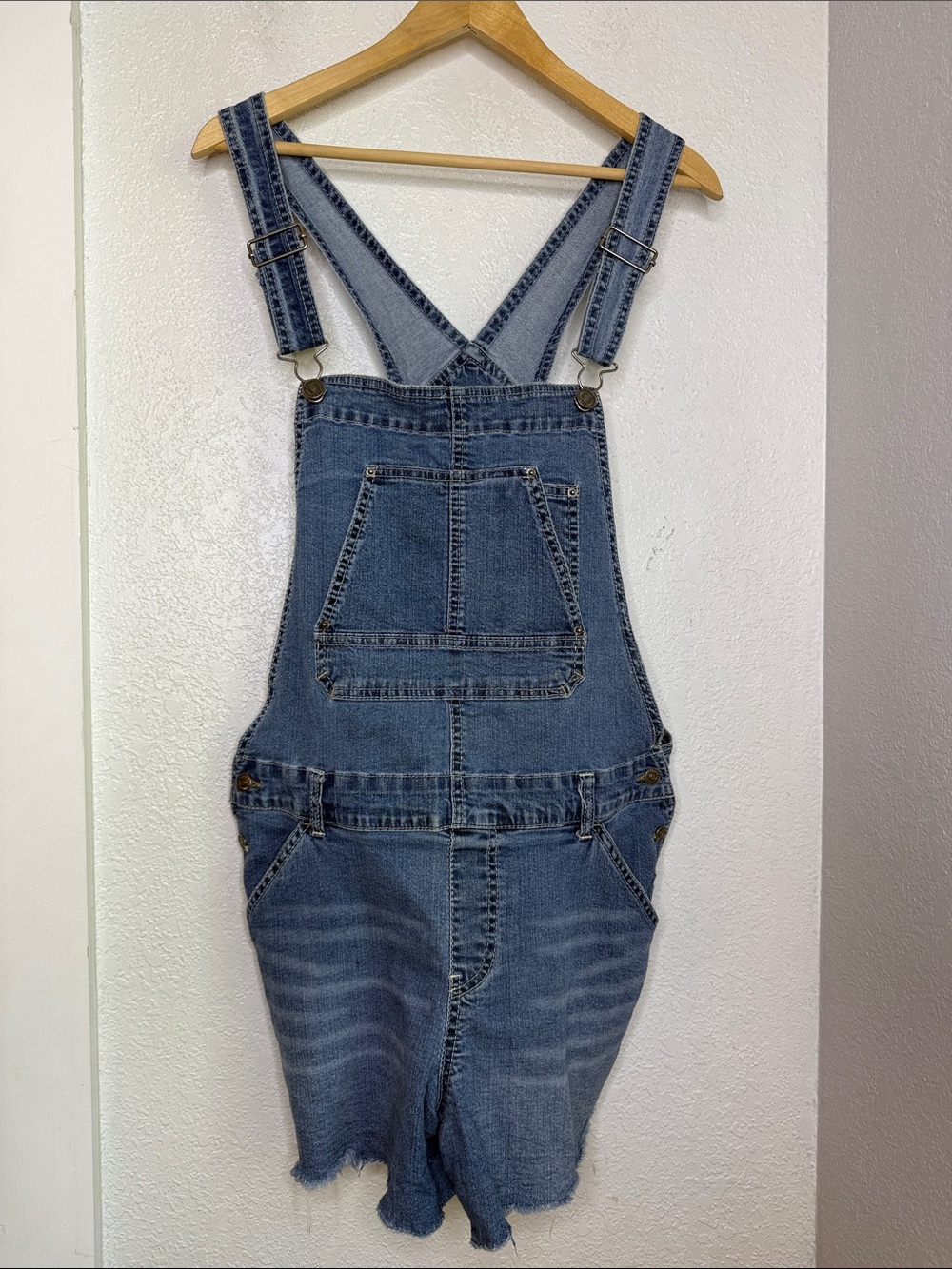 Unionbay Denim Short Overalls XL Medium Wash Raw Hem Distressed Shortalls